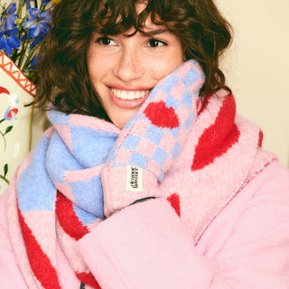 Checkerboard Lips Mittens